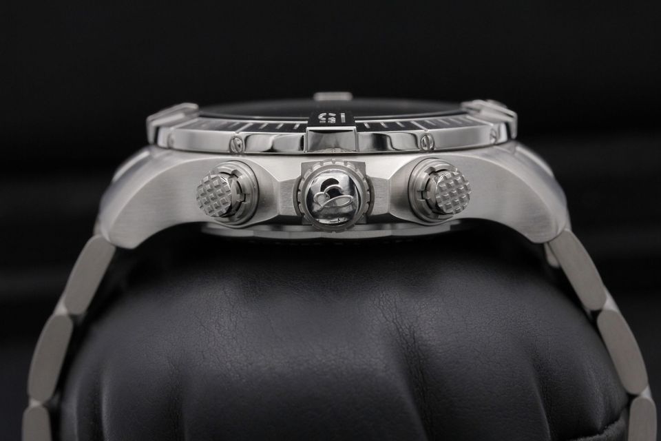 Breitling Avenger B01 Chronograph AB0182 Image 3